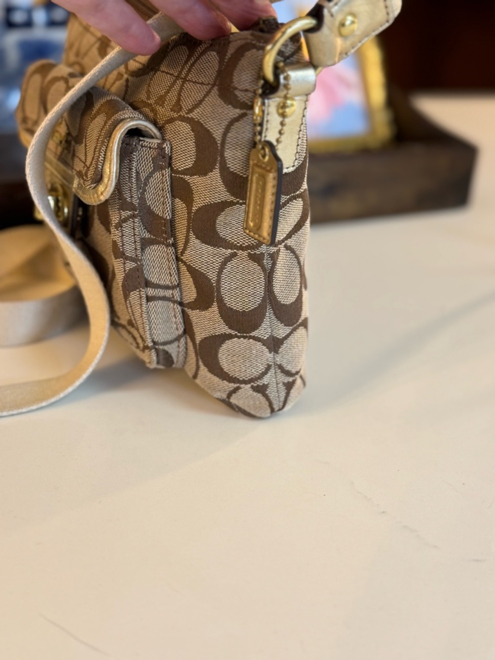 🤎 COACH PENELOPE SIGNATURE TAN AND BROWN CROSSBODY BAG. - Picture 3 of 16